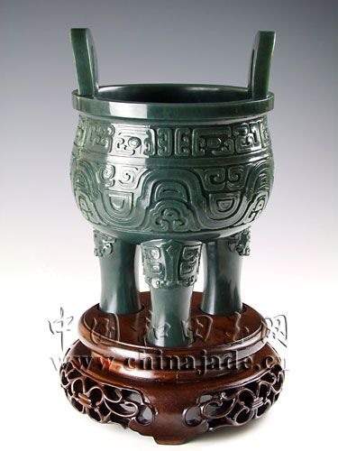 青玉－三足圓鼎