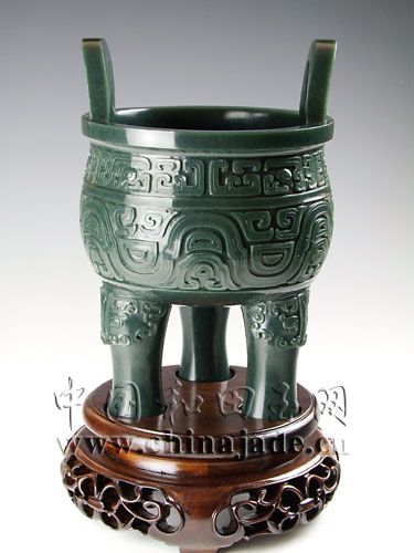 青玉－三足圓鼎