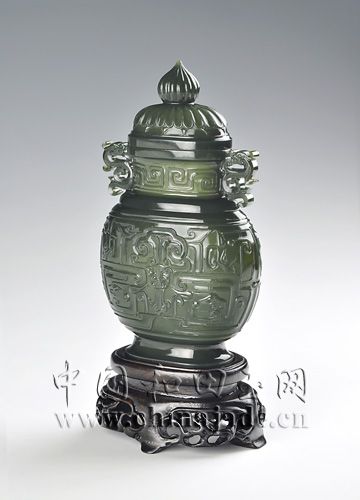 青玉-薄胎紋飾瓶