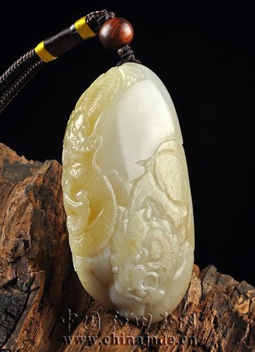 白玉子料把件-臥虎藏龍