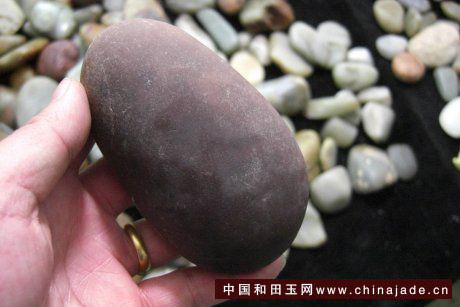 個是染色的石頭