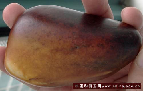 帶皮色和田玉