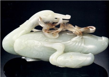 18世紀青白玉雕鴛鴦母子嬉戲
