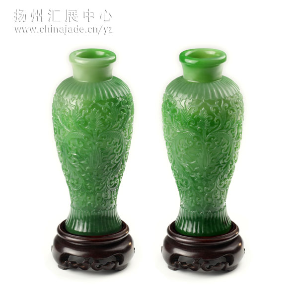 和田玉碧玉-痕都斯坦紋飾雕花梅瓶