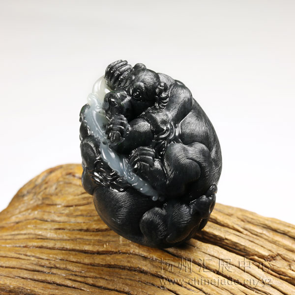 墨玉子料把件-雙雄