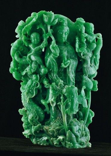 童子觀音翡翠雕件局部