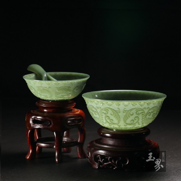 青玉-纏枝紋飾薄胎碗（兩只）