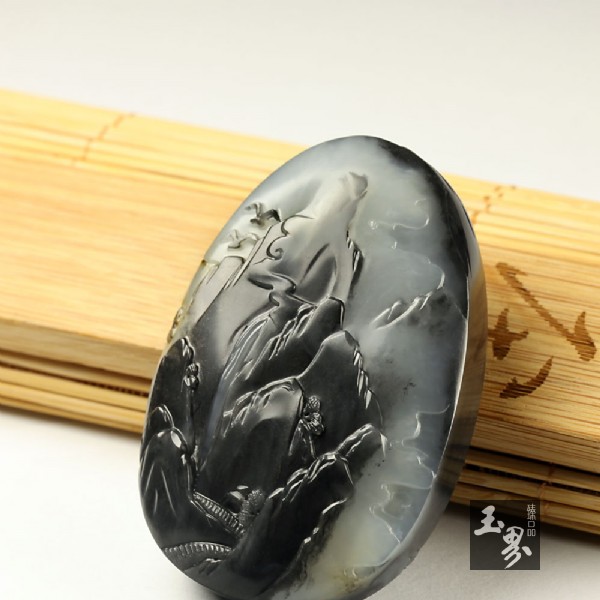 和田玉墨玉子料牌－云峰遠眺