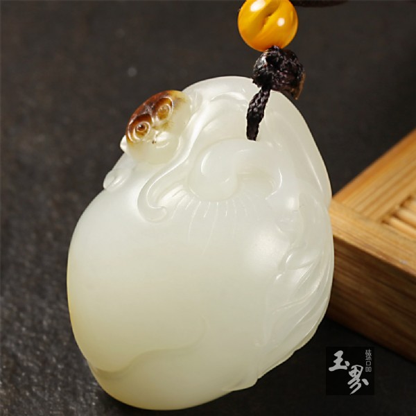 白玉子料掛件-靈猴獻壽
