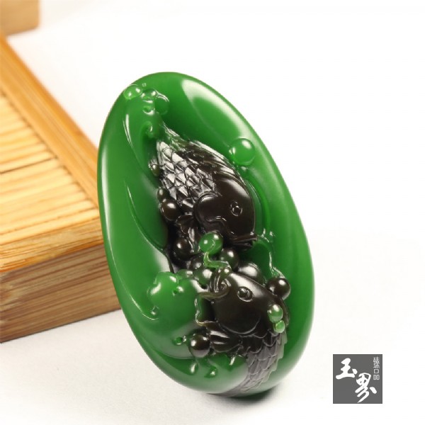 碧玉巧雕掛件-雙魚戲水