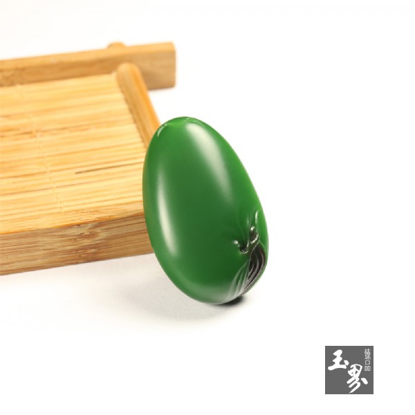 碧玉巧雕掛件-雙魚戲水