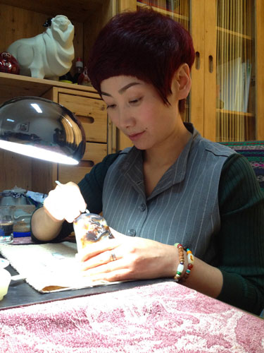 新疆玉石“拋光”第一人：馬金萍