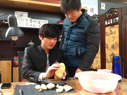 新疆玉雕工藝師卞宇杰