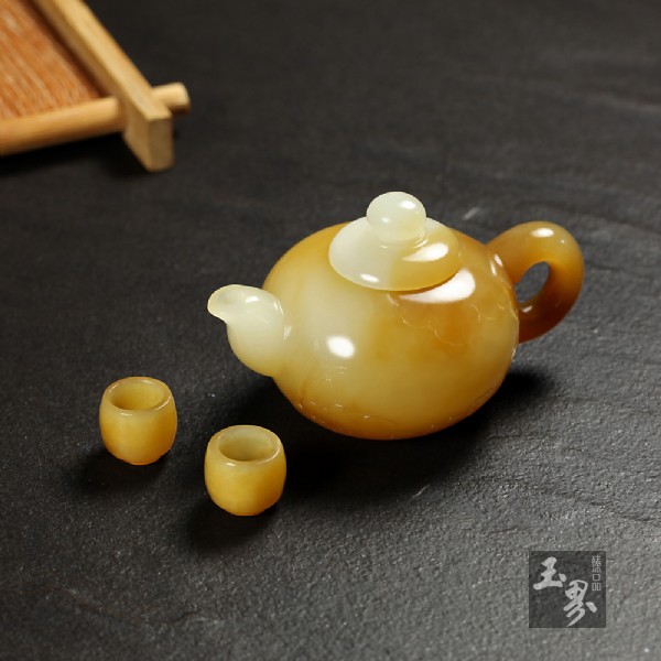 糖白玉-薄藝巧雕把玩壺