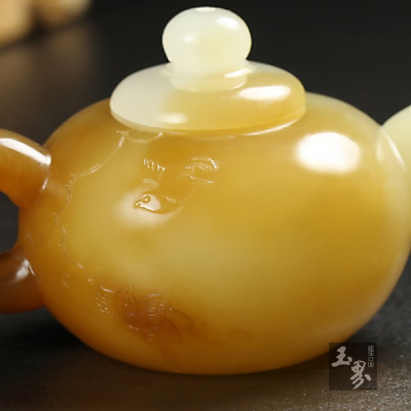 糖白玉-薄藝巧雕把玩壺