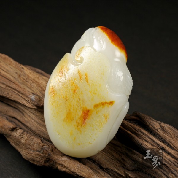 白玉子料把件-連年有余