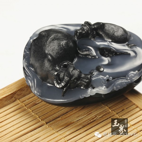 墨玉子料掛件-帶子上朝