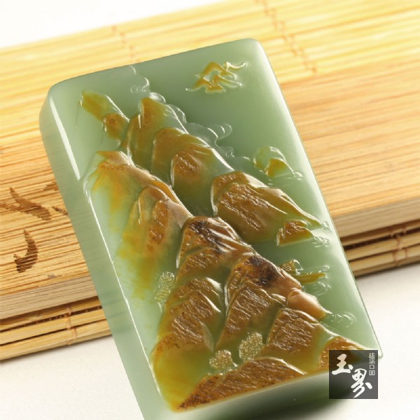 青玉山水牌-爭秋