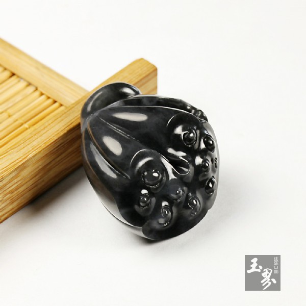 墨玉籽料掛件—喜事連連