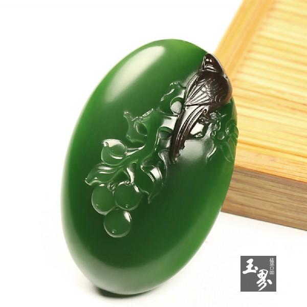 碧玉巧雕掛件-喜報三元