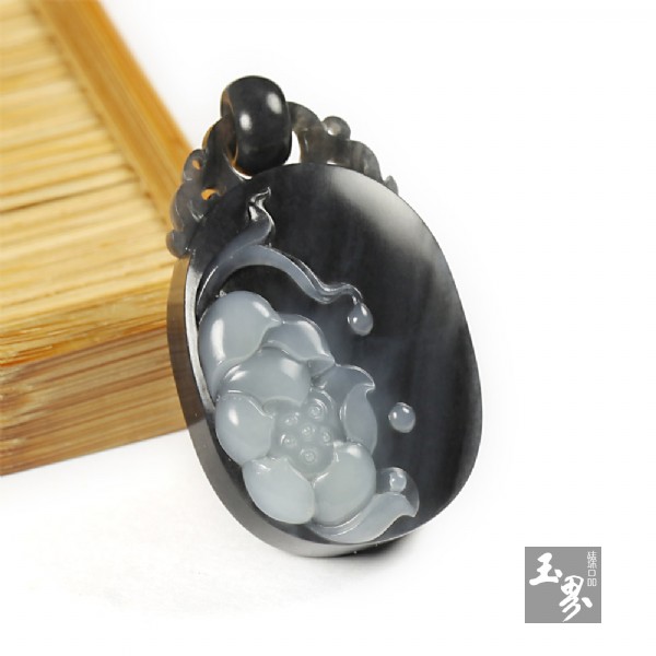 墨玉子料-荷花環牌 玉器編號：147797