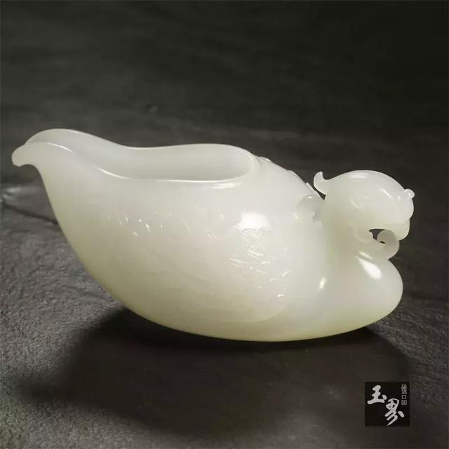 奉匜沃盥見禮儀——玉雕仿古器皿“匜