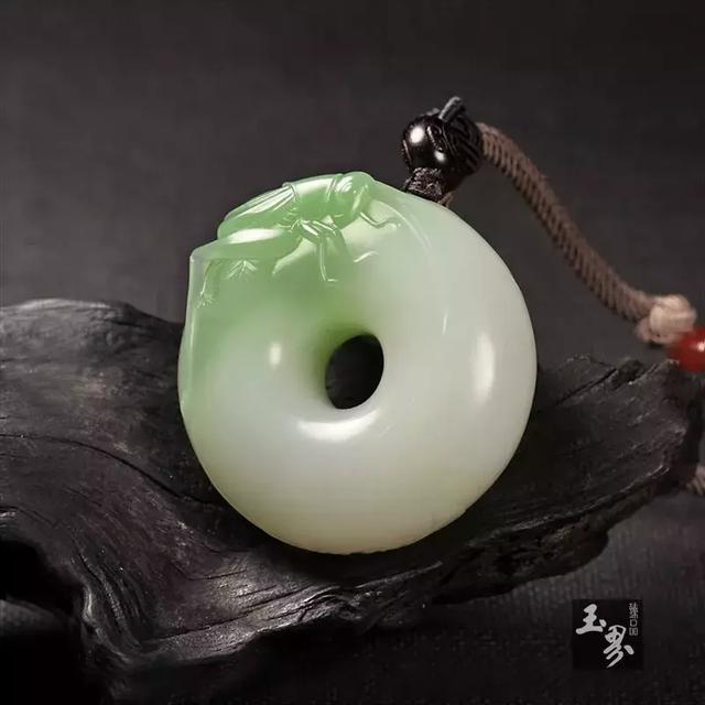 白玉帶翠 百年不遇——翠青玉收藏要點