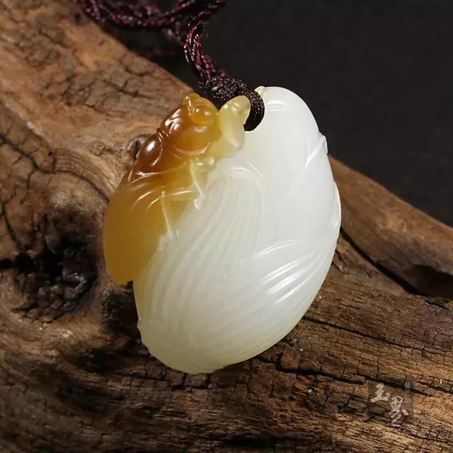 糖白玉掛件—蟬韻