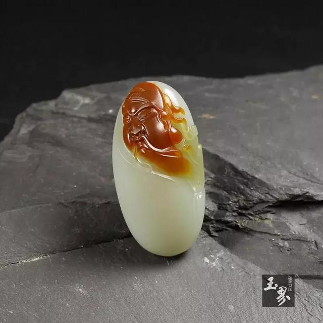 青白玉子料掛件-關(guān)公