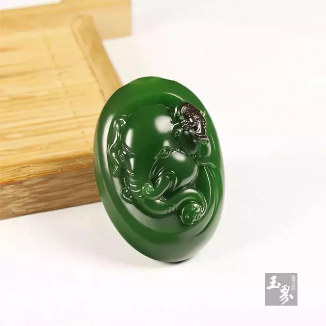 俏色巧雕，說不盡的詩情畫意