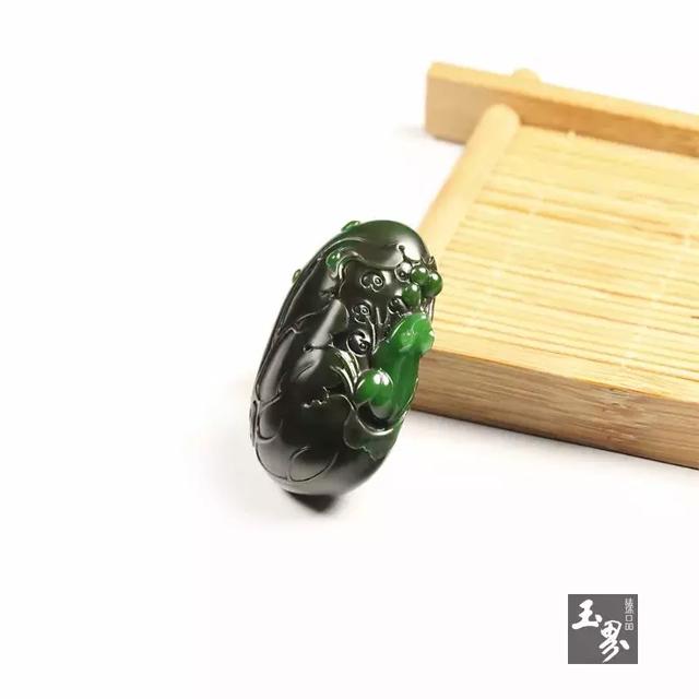 俏色巧雕，說不盡的詩情畫意