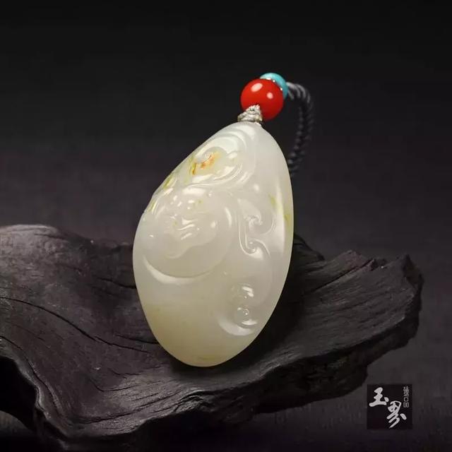 行于云端，欲觀龍起