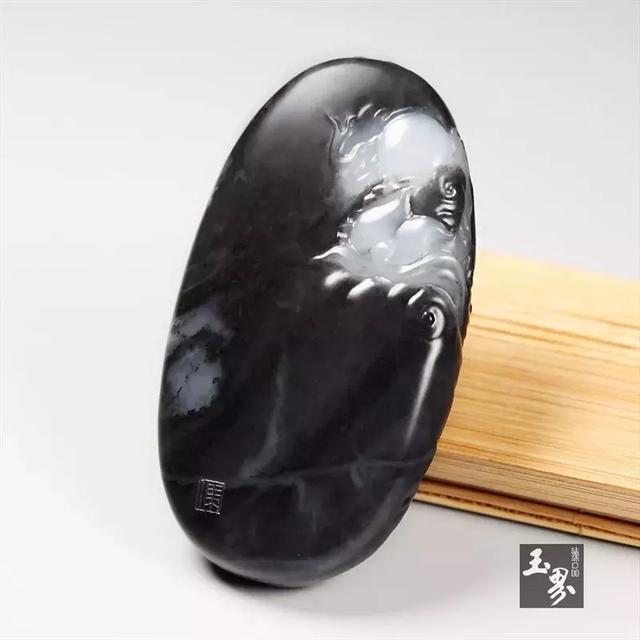 行于云端，欲觀龍起