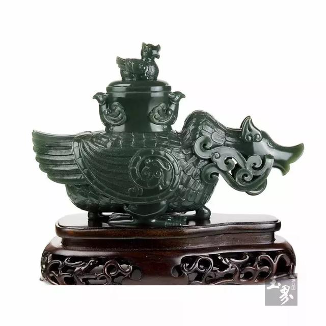 青玉器皿，一種深邃的低調