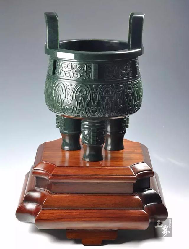 青玉器皿，一種深邃的低調