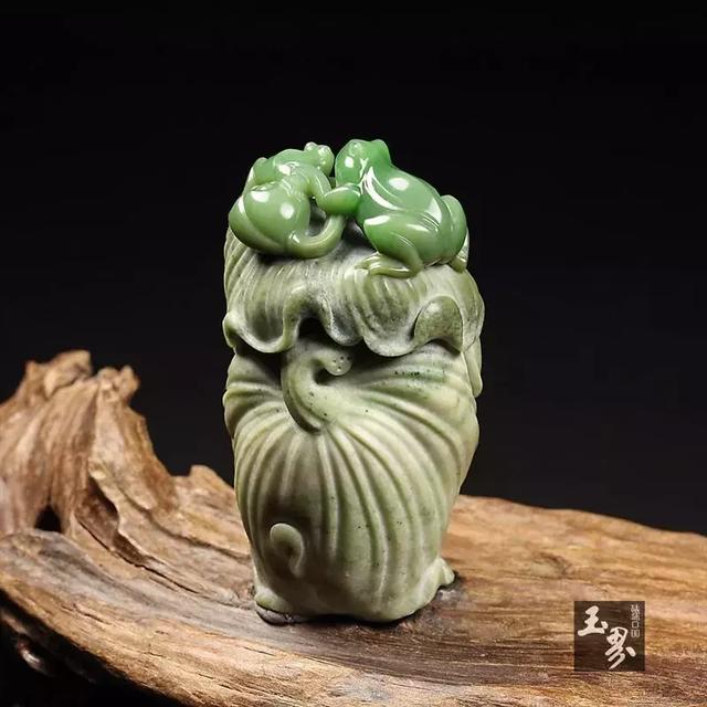 玉雕青蛙，生趣盎然