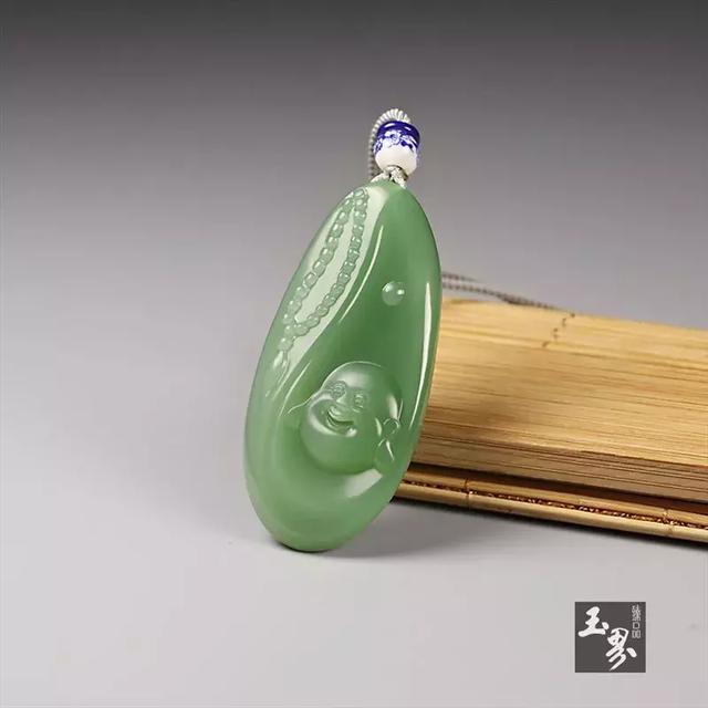 慈容一切 笑納三千