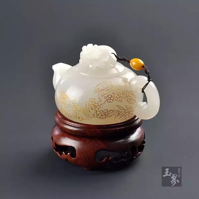 茶玉和鳴，雅心淺酌