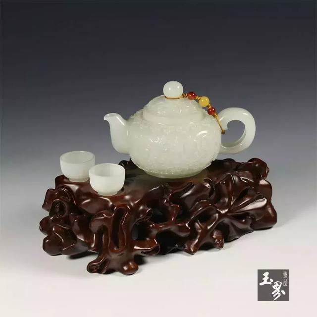 茶玉和鳴，雅心淺酌