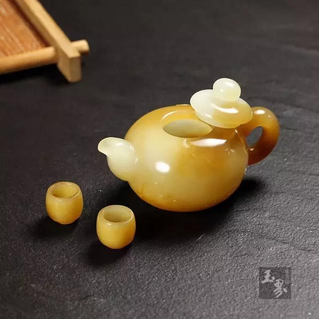 茶玉和鳴，雅心淺酌